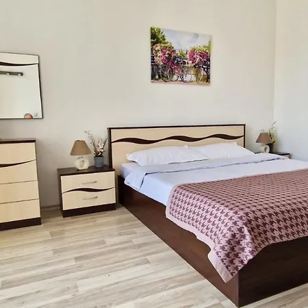 아파트 In Complex Sirena!