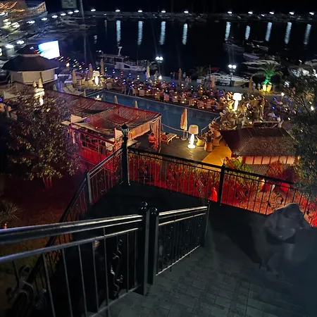 아파트 In Complex Sirena! *